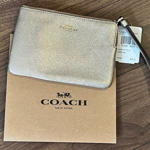 NWT Coach Wristlet Corner Zip